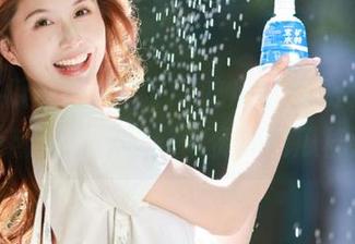 下载17吃瓜群众APP，登录畅聊热门话题做资深吃瓜群众
