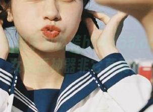 苹果手机必装hlw155.ccm，少女吃瓜神器非它莫属！
