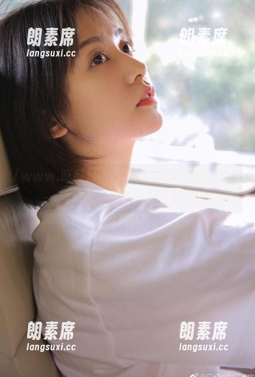 用www.吃瓜苹果版观看最新瓜讯，实时更新不停歇