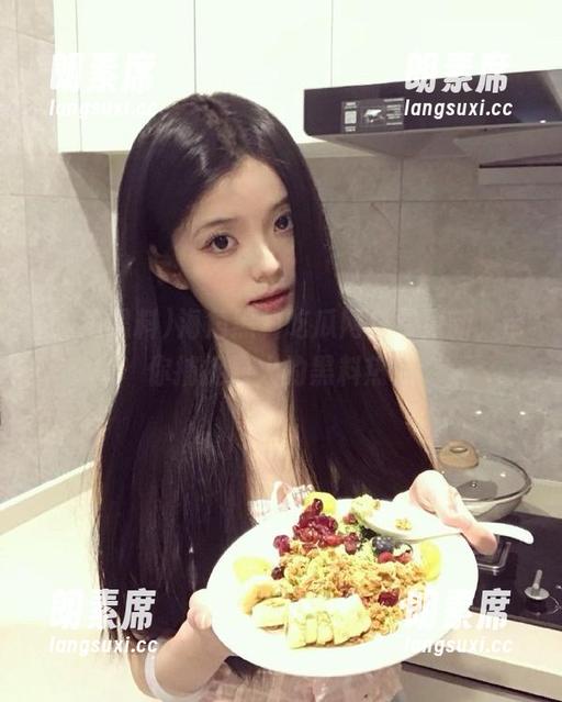海角黑料吃瓜网免费更新，带你捕捉最火的黑料热点